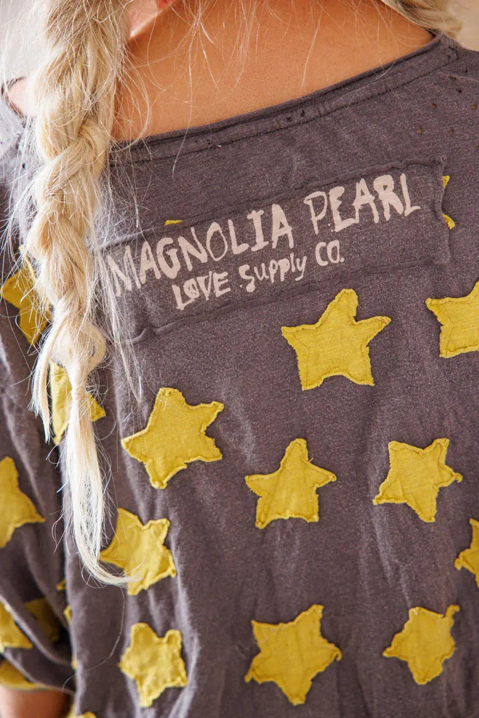 TOP 2328 Star Appliqué Viggo Tee - Bravo