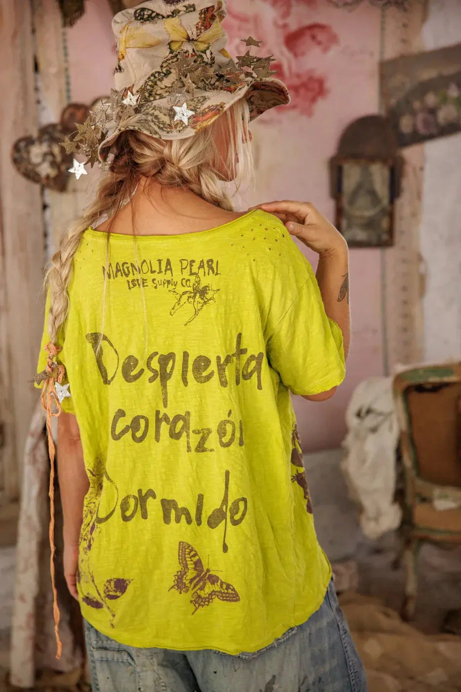 Top 2309 Butterfly Despierta Corazon Tee - Krewe