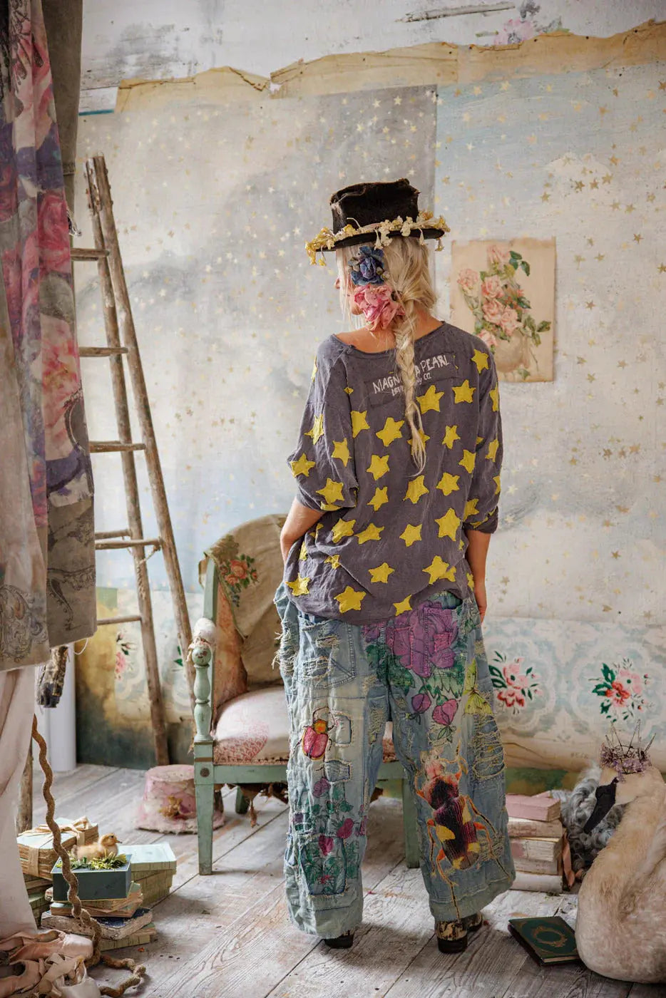 TOP 2328 Star Appliqué Viggo Tee - Bravo
