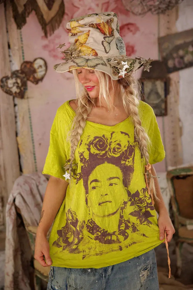 Top 2309 Butterfly Despierta Corazón Tee - Krewe