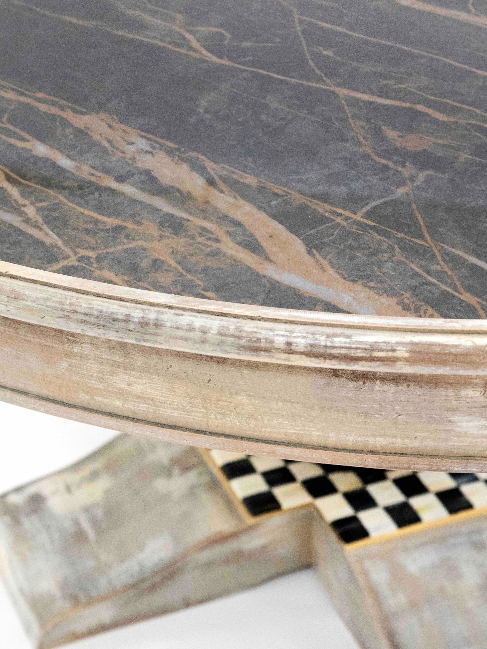 Tuscan Farm 39" Round Pedestal Table