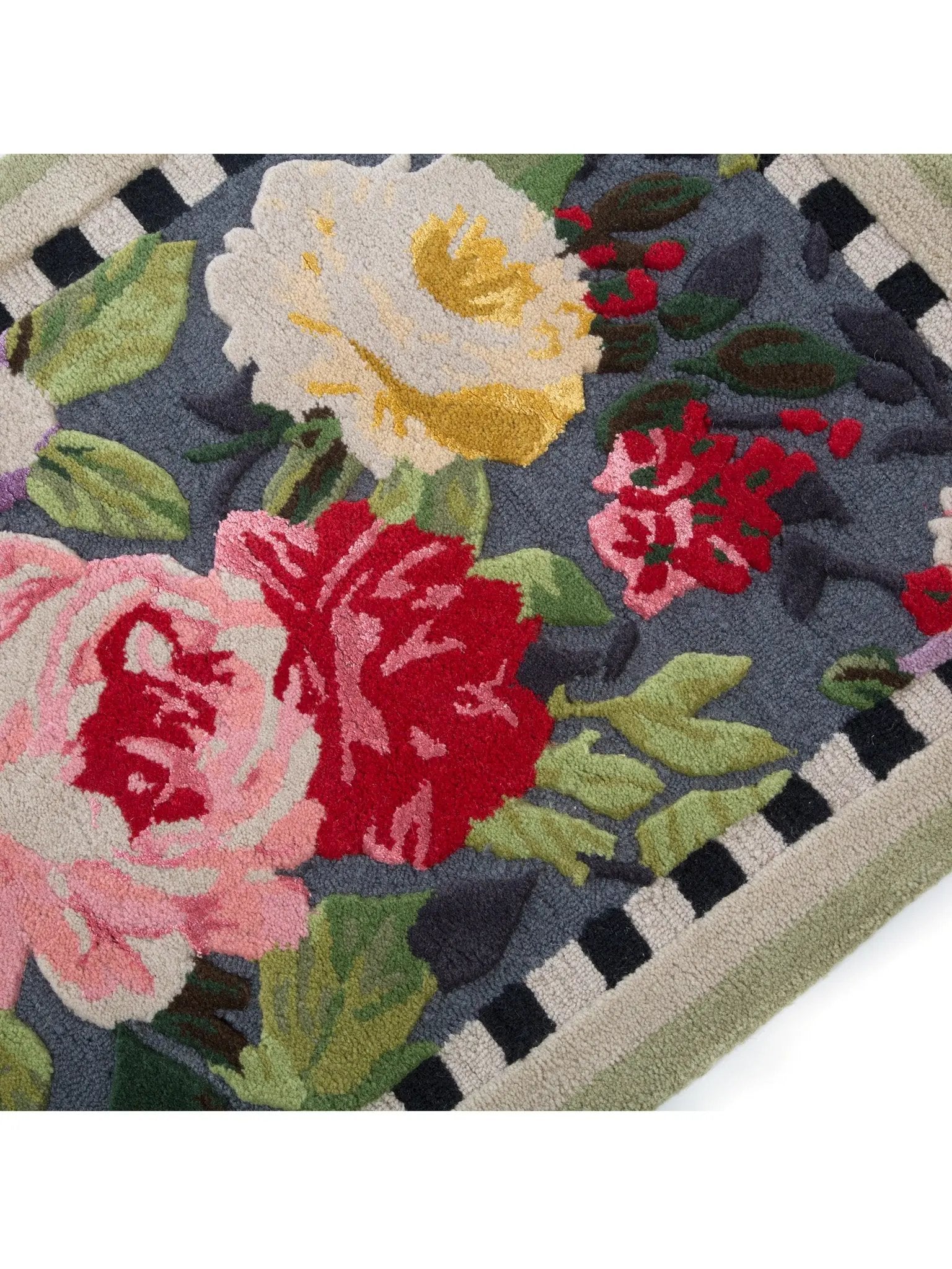 Tudor Rose 3’ X 5’ Rug