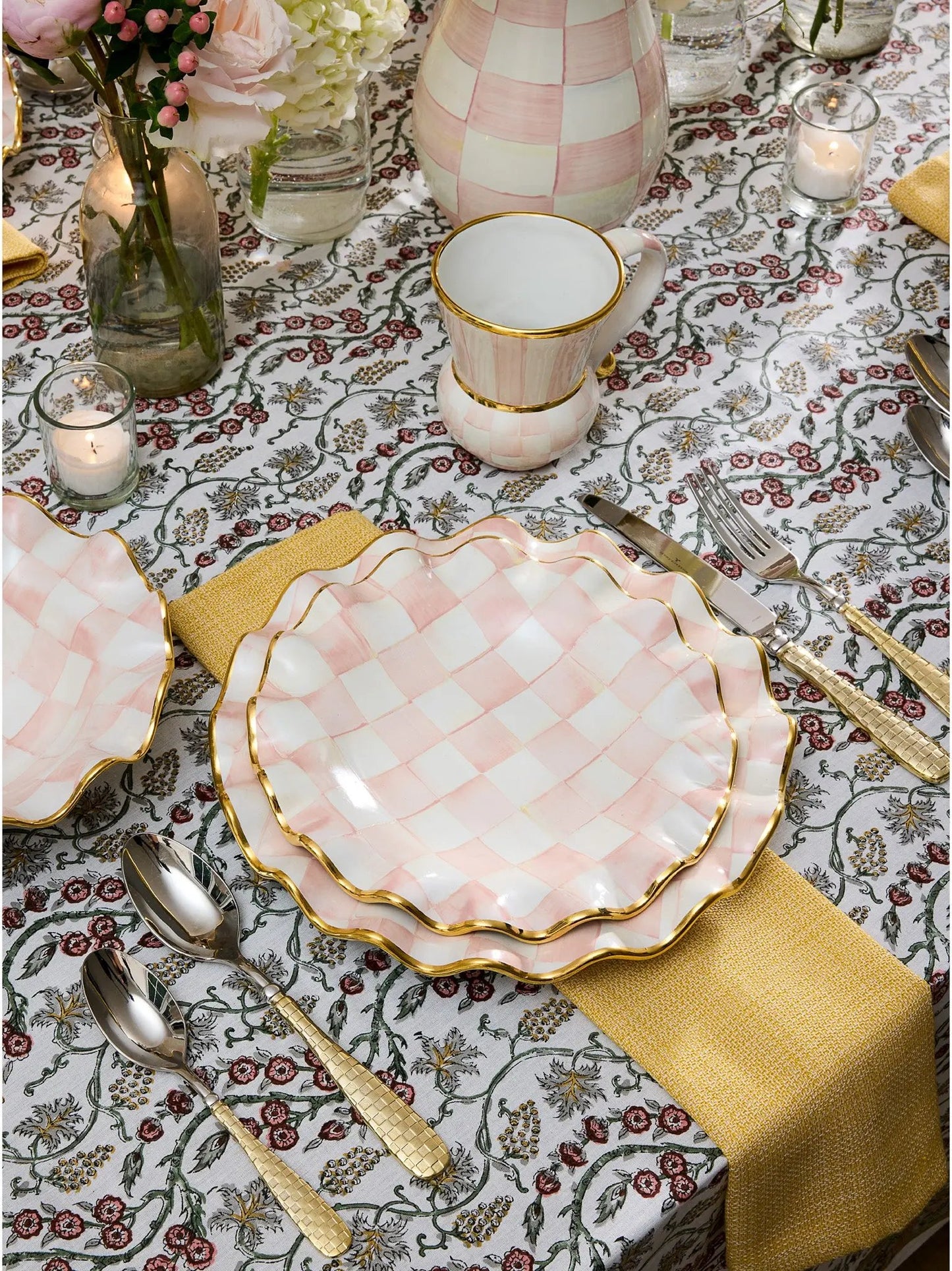 Rosy Check Ceramic Fluted Dinner Plate