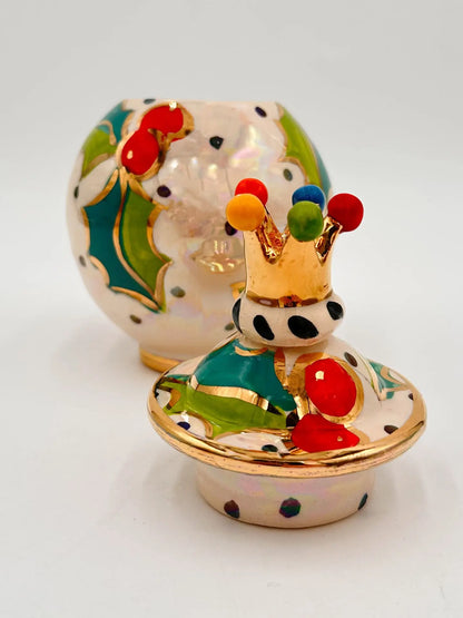 Holly Crowned Pot with Lid